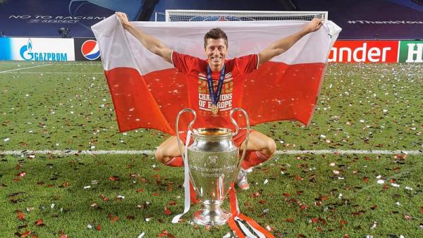 Robert Lewandowski menjadi top skor Liga Champions musim ini. (Foto: Twitter @lewy_official)