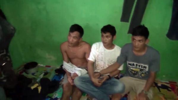 Pencuri rumah-1 Tiga pelaku pencurian rumah di Padang (Budi Sunandar/iNews)