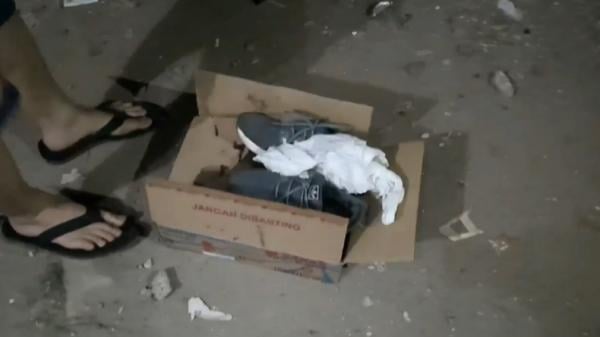 Kardus yang diduga tempat saat jenazah HY ditemukan (Nunung Purnomo/iNews)