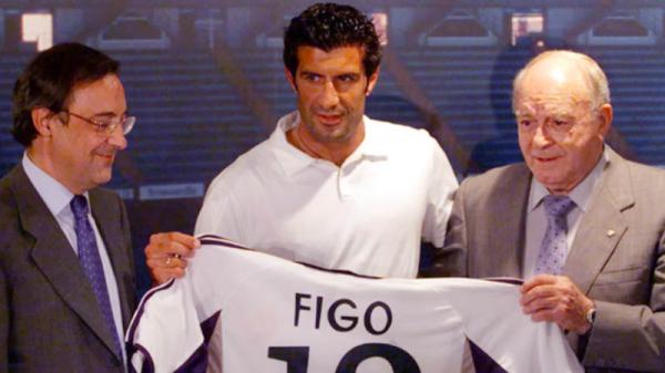 Figo 2 Luis Figo saat diperkenalkan sebagai pemain baru Real Madrid. (Foto: Sport Mole)