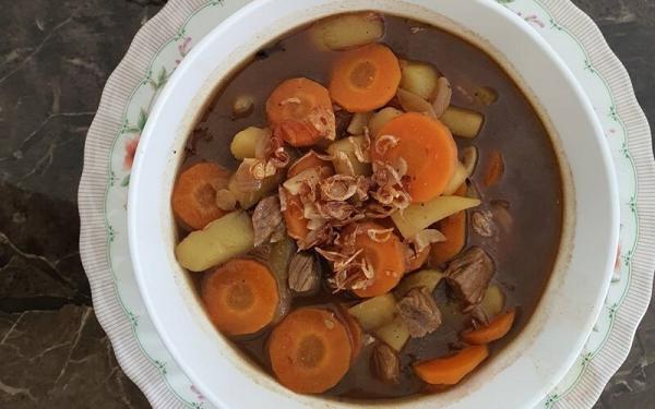 Resep Semur Daging Kentang IG@food.made.by_me (iNews.id/esa putra tanjung)