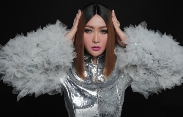 Inul Daratista Inul Daratista, artis pamer jet pribadi. (Foto: IG)