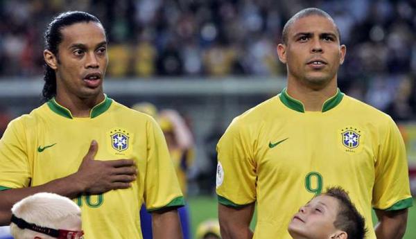 Ronaldo dan Ronaldinho Ronaldinho dan Ronaldo (Foto: Give Me Sport)