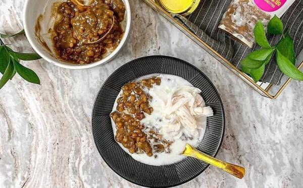 Cara Membuat Bubur Kacang Hijau Durian IG@eskacangijosby (iNews.id/esa putra tanjung)