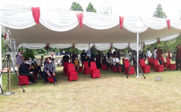 Suasana TMP Kalibata, Jakarta Selatan saat pemakaman Jakob Oetama, Kamis (10/9/2020). (Foto: Antara)