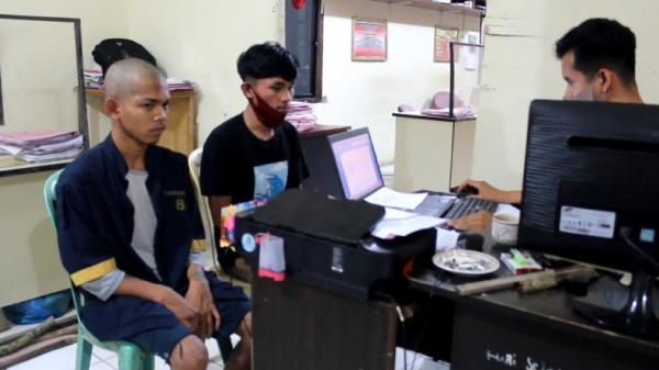 pelaku pengeroyokan-1 Pelaku pengeroyokan berujung kematian di Payakumbuh, Sumbar (Agung Sulistyo/iNews)