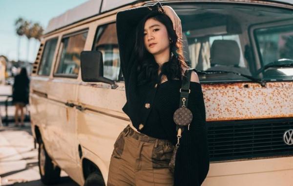 Febby Rastanty IG Artis yang Ditinggal Orang Tua saat Muda. (Foto: Instagram)