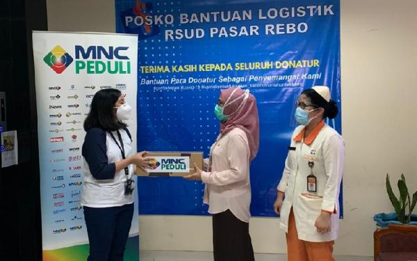 MNC Peduli menyalurkan bantuan untuk tenaga medis di RSUD Pasar Rebo, Jakarta Timur, Senin (21/9/2020). (Foto: MNC Peduli)