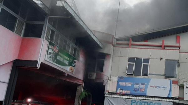 Pasar Wage-1 Kebakaran terjadi di Pasar Wage Purwokerto, Banyumas, Jateng, Senin (21/9/2020) (Antara)