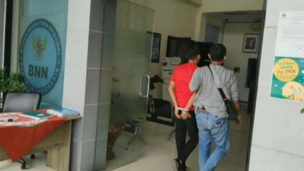 BNN RI gerebek tempat laundry dan amankan anggota DPRD Kota  Palembang, Sumsel (Guntur/iNews)