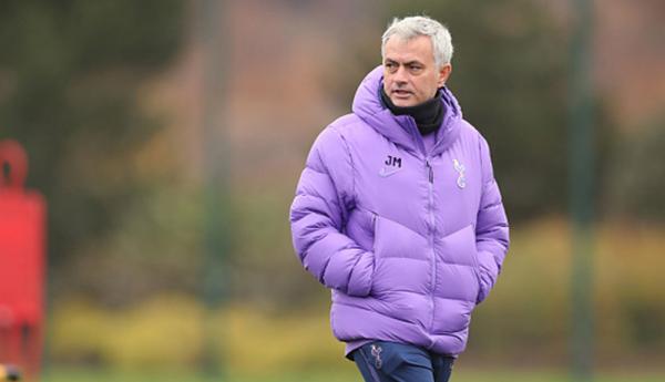 Jose Mourinho Pelatih Tottenham Hotspur, Jose Mourinho (Foto: The Sun)