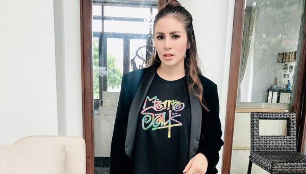 Deretan Artis Menikah Adat Batak, Momo Geisha. (Foto: IG)