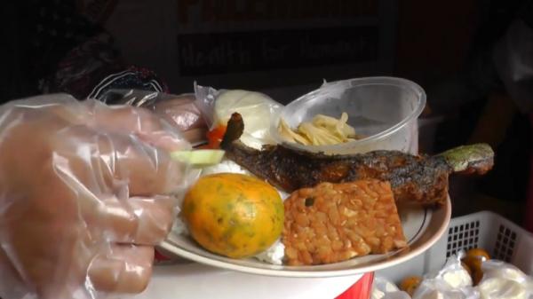 Warung makan perawat Rp2.000 di Palembang, Sumsel (Bambang Irawan/iNews)