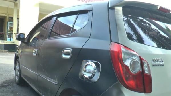 Mobil milik sopir taksi online yang dibegal ditemukan dengan kondisi dicat  (Firdaus/iNews)