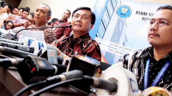 Ketua Harian Kompolnas yang juta Ketua Tim Investigasi Lapangan TGPF Intan Jaya Irjen Pol (Purn) Benny Mamoto. (Foto: dok. Okezone).