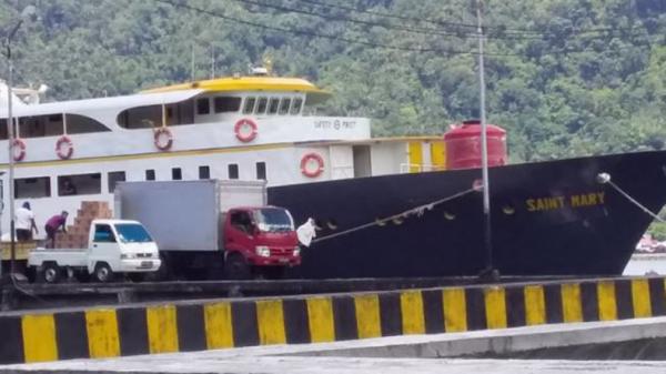 Agnes Lompat ke Laut dari  Atas  Kapal Manado Tahuna dan 