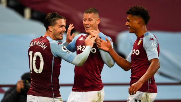 Aston Villa Gelandang Aston Villa Jack Grealish merayakan golnya ke gawang Liverpool pada pekan keempat Premier League di Villa Park, Senin (5/10/2020) dini hari WIB. (Foto: Premier League)