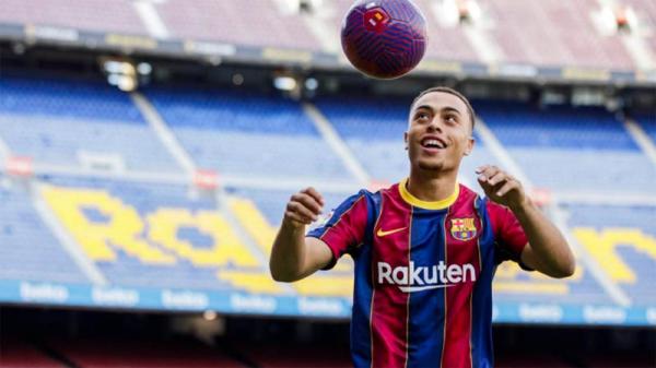 Sergino Dest Bek kanan anyar Barcelona Sergino Dest. (Foto: FC Barcelona)