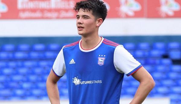 Elkan Baggott Bek Ipswich Town, Elkan Baggott (Foto: Instagram)