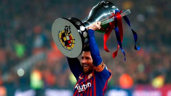 Lionel messi telah meraih 34 trofi dalam 16 tahun bersama Barcelona. (Foto: Sportskeeda)