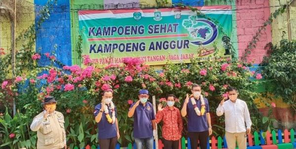 Badan Pembinaan Ideologi Pancasila (BPIP) saat mengunjungi Kampung Teras Pancasila, RW 15 Kelurahan Karang Tengah, Kecamatan Karang Tengah, Kota Tangerang, Provinsi Banten, Jumat (16/10/2020). (Foto: ist)