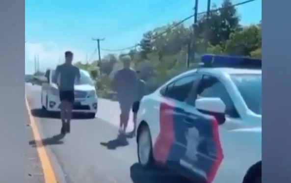 Petani bawang merah di Kabupaten Kulonprogo, DIY semringah dengan hasil panen melimpah, Sabtu (17/10/2020). (iNews.id/Budi Utomo)