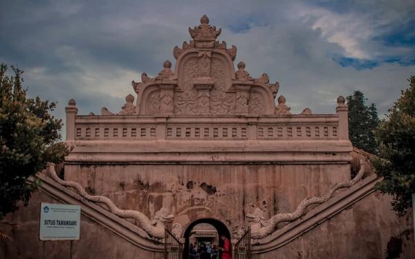 Taman Sari Yogyakarta menjadi salah satu tujuan wisata di Kota Yogyakarta. (Foto: IG@adirachmawan)