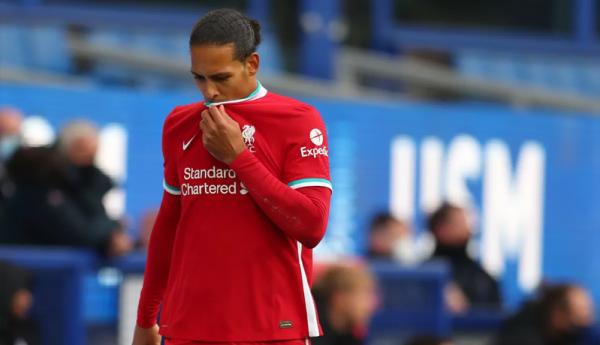Virgil Van Dijk Bek Liverpool, Virgil Van Dijk (Foto: The Sun)