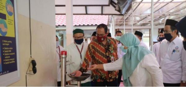 Hari Santri Terapkan Protokol Kesehatan