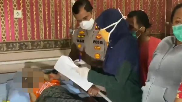 Bocah Bocah berusia 4 tahun babak belur dianiaya paman dan bibi (Ahmad Ridwan Nasution/iNews)