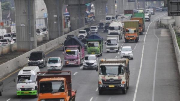 Buka Tutup Contraflow Tol Jakarta-Cikampek Masih Diberlakukan Hari Ini