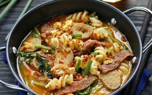 Cara Membuat Seblak Kering Makaroni Jagung (Foto: Instagram IG@isnasutanto)