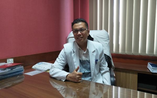 Direktur Utama RSUD Cikalongwetan Ridwan Abdullah Putra. Foto/SINDOnews/Adi Haryanto