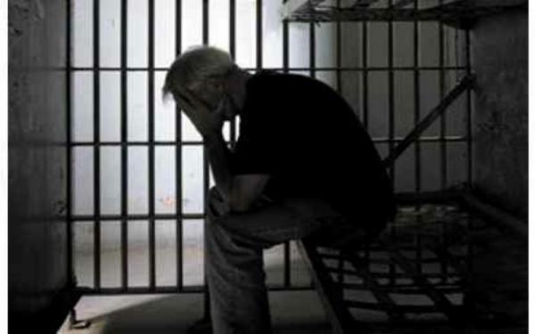 Ilustrasi kakek cabuli teman cucu. (Ilustrasi: Istimewa)