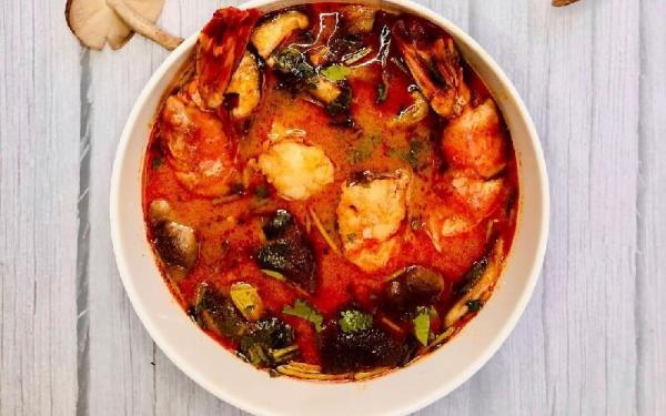 Resep Kuah Tomyam Jamur (Foto: Instagram IG@girleatsin)