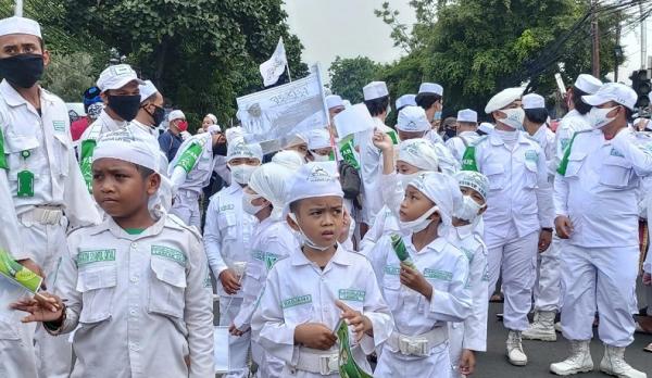 Anak-anak ikut sambut Habib Rizieq di Petamburan (Foto: Sindo)