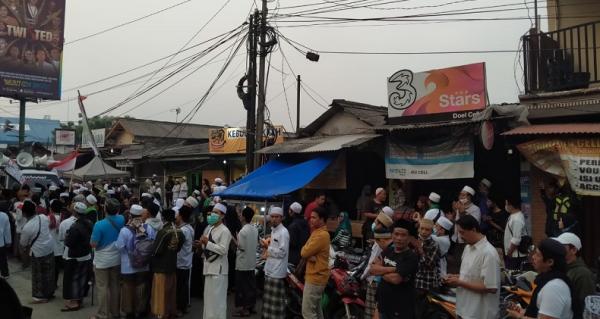 Warga Petamburan Sambut Habib Rizieq (Foto: Sindo)