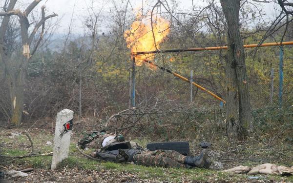 Nagorno-Karabakh 1 Mayat-mayat bergelimpangan dalam kondisi mengenaskan di Nagorno-Karabakh. (foto: Reuters)