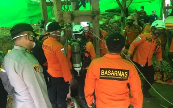 Pencarian 7 Penambang Emas Di Kobar Dilanjutkan Basarnas Lubang Masih Banyak Air Bagian 1