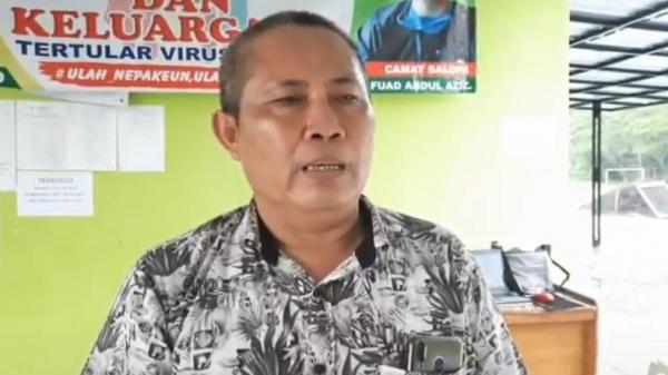 Camat Salopa Fuad Abdul Azis. (Foto: iNewsTv/Asep Juhariyono)