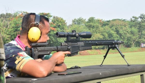Pangdam Jaya Mayjen TNI Dudung Abdurachman menjadi runner-up lomba menembak Dankormar Cup 2020. (Foto dok Dispenmar).