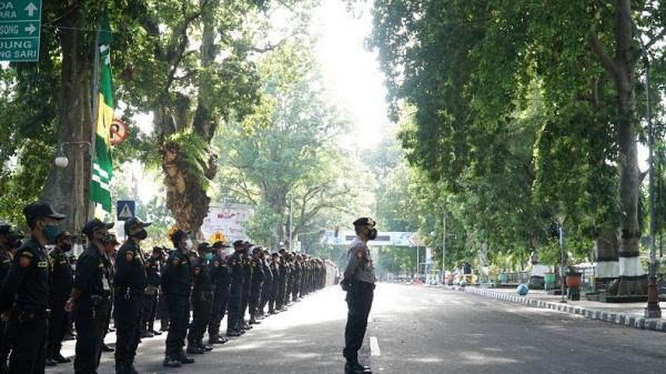 Tangkapan layar video ritual pemanggilan arwah di Pemalang, Jateng, yang viral di media sosial.