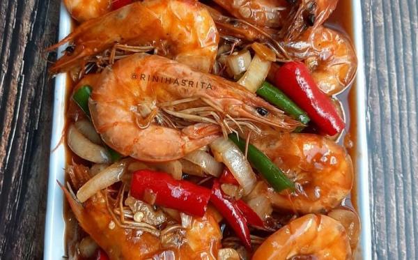 (Foto: Instagram @rinihasrita)