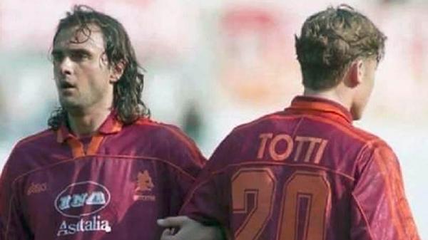 Francesco Totti (kanan), dan Giuseppe Giannini. (Foto: Twitter)