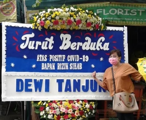 Dewi Tanjung (Foto: Okezone)