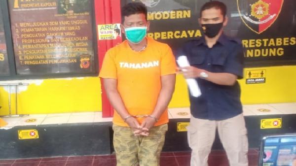 Tersangka Abdul Samet. (Foto: iNews.id/Agus Warsudi)