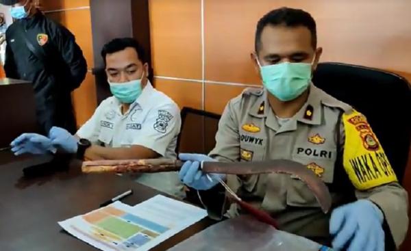 Polres Buleleng mengamankan badik yang digunakan Ketut Mudrayasa membunuh korban. (iNews.id/Pande Wismaya)