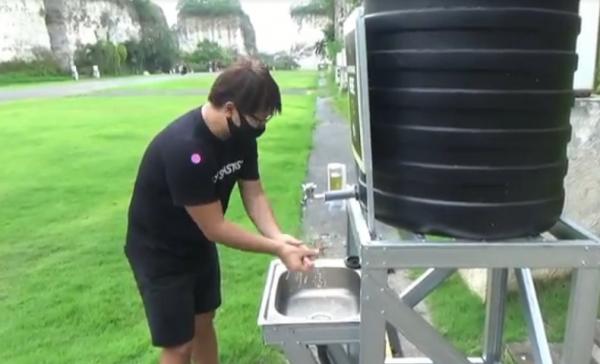 GWK Bali Cuci Tangan Fasilitas cuci tangan di objek wisata Garuda Wisnu Kencana (GWK) di Bali yang kembali dibuka. (iNews.id/Bagus Alit)