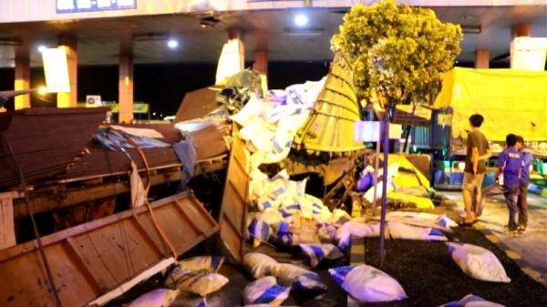 Kecelakaan maut di Pelabuhan Bakauheni Lampung. (Foto: iNews/Heri Fulistiawan).