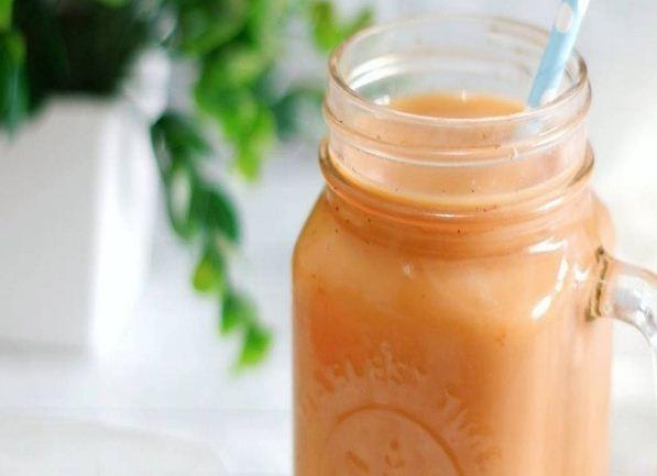 Segarnya es Thai Tea, Minuman ini bisa dibuat sendiri di rumah. (Foto: Instagram@anick5570)